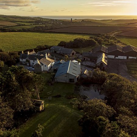 Downe Cottages Hartland Exterior photo
