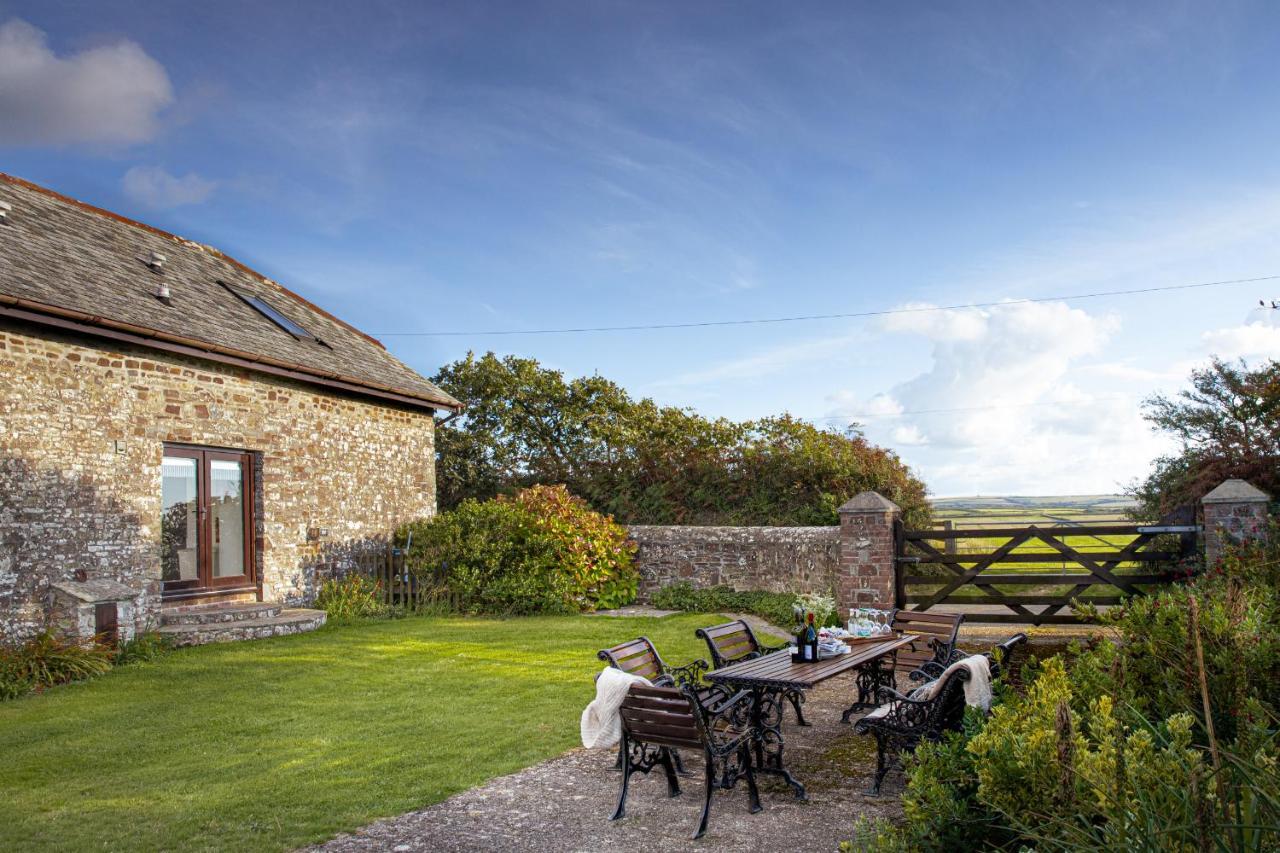 Downe Cottages Hartland Exterior photo