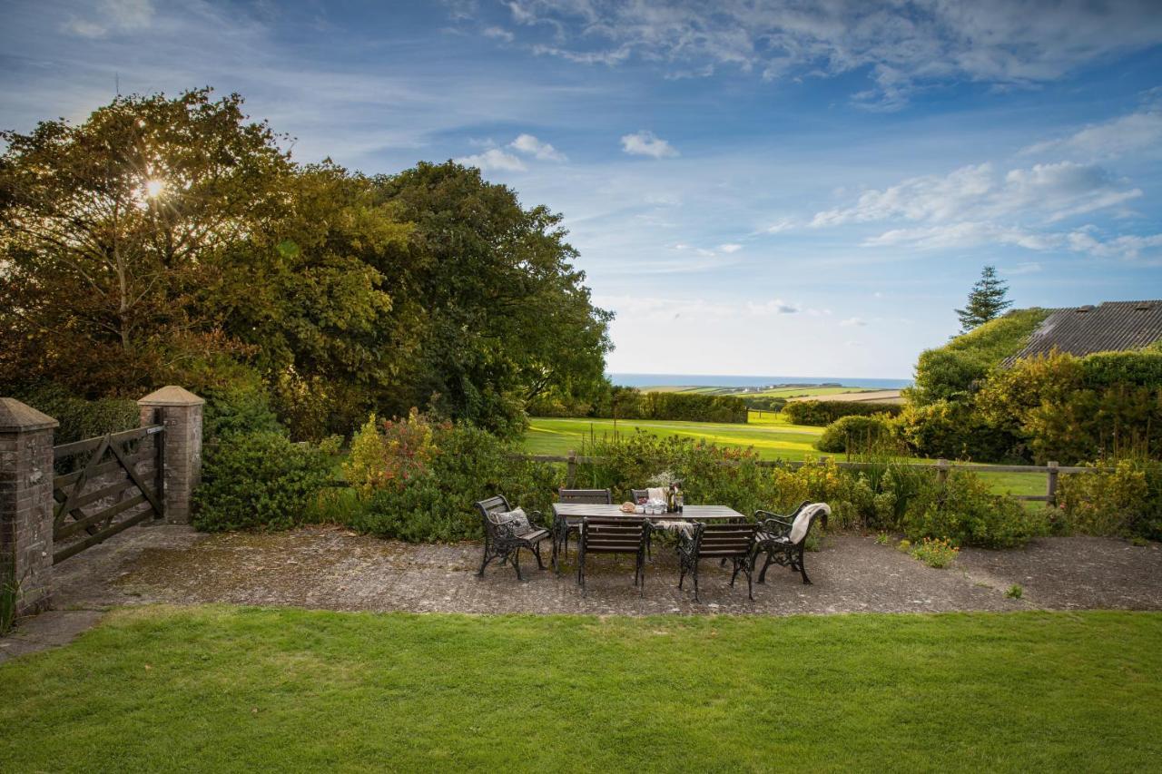 Downe Cottages Hartland Exterior photo